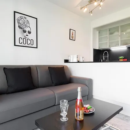 Phoenix Yourhosthelper *